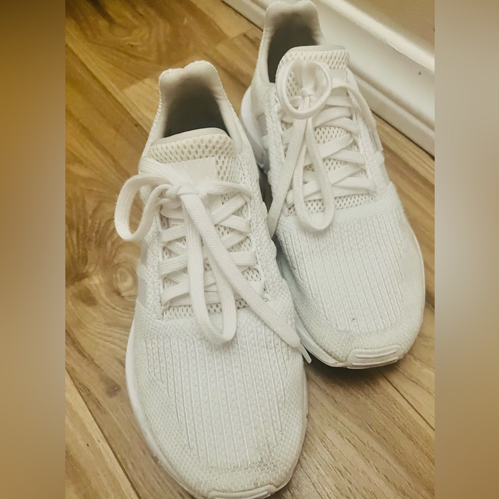 Adidas swift run